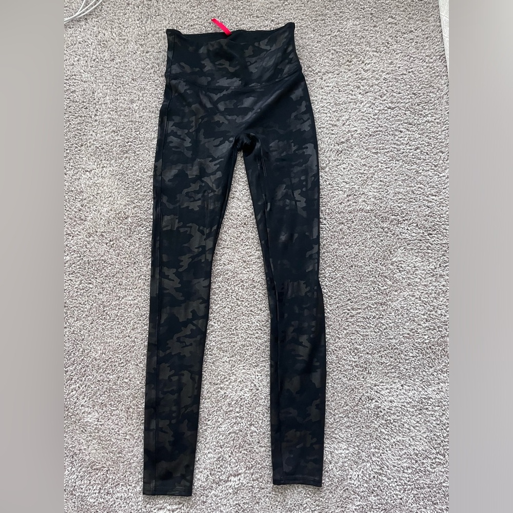 black camo SPANX leggings